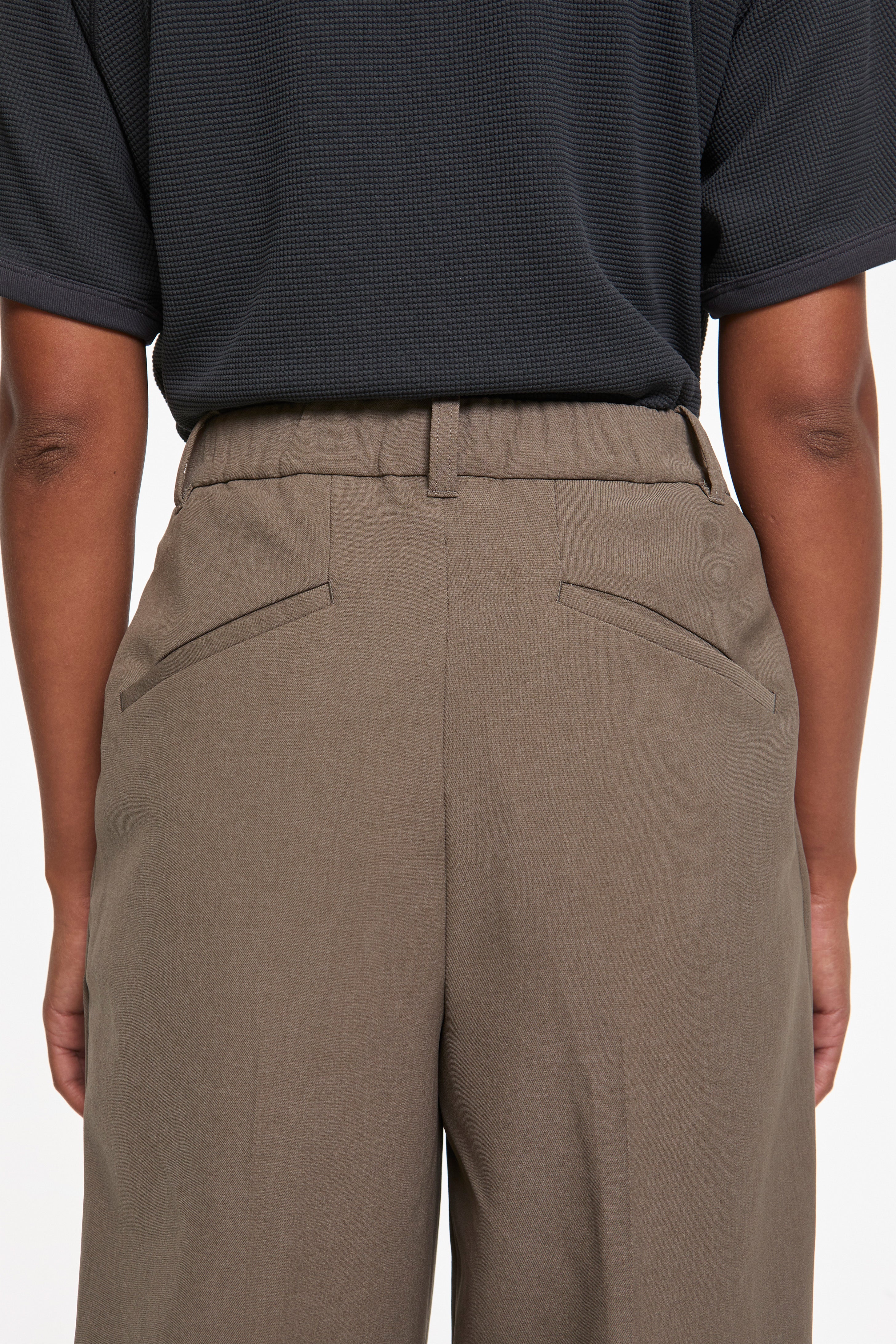 W's 2-Tuck Straight Pants Sand Land - Image 4