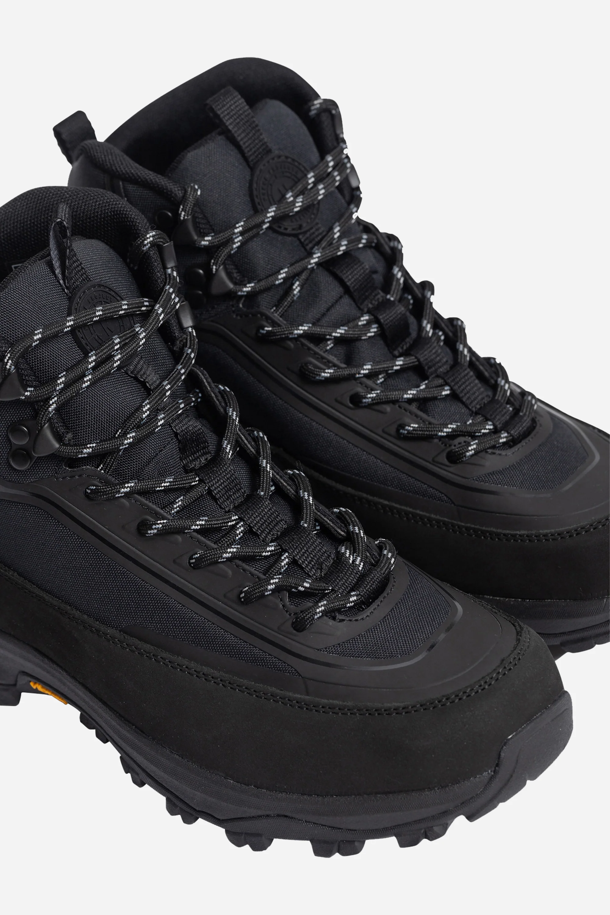 Mountain Boot Black - Image 2