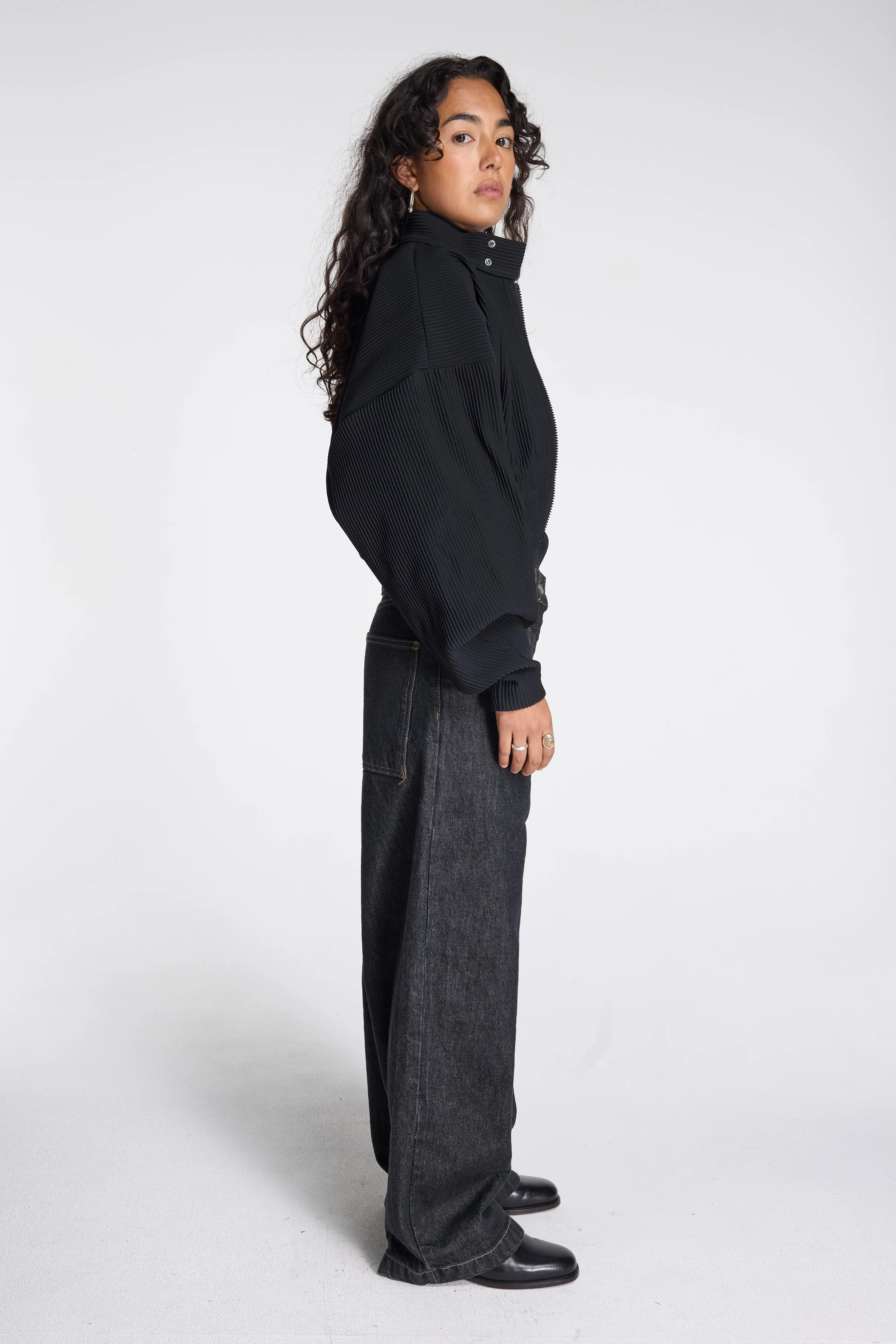 Hypha Cropped Bomber Jacket Black - Image 9