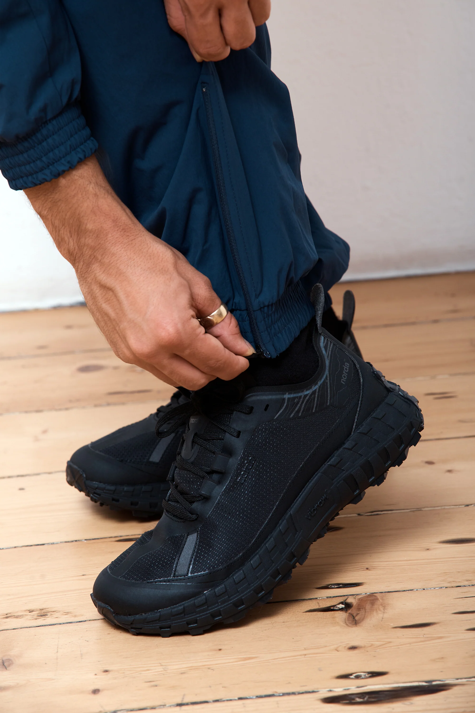 Outdoor Track Pants Dusk - Image 5