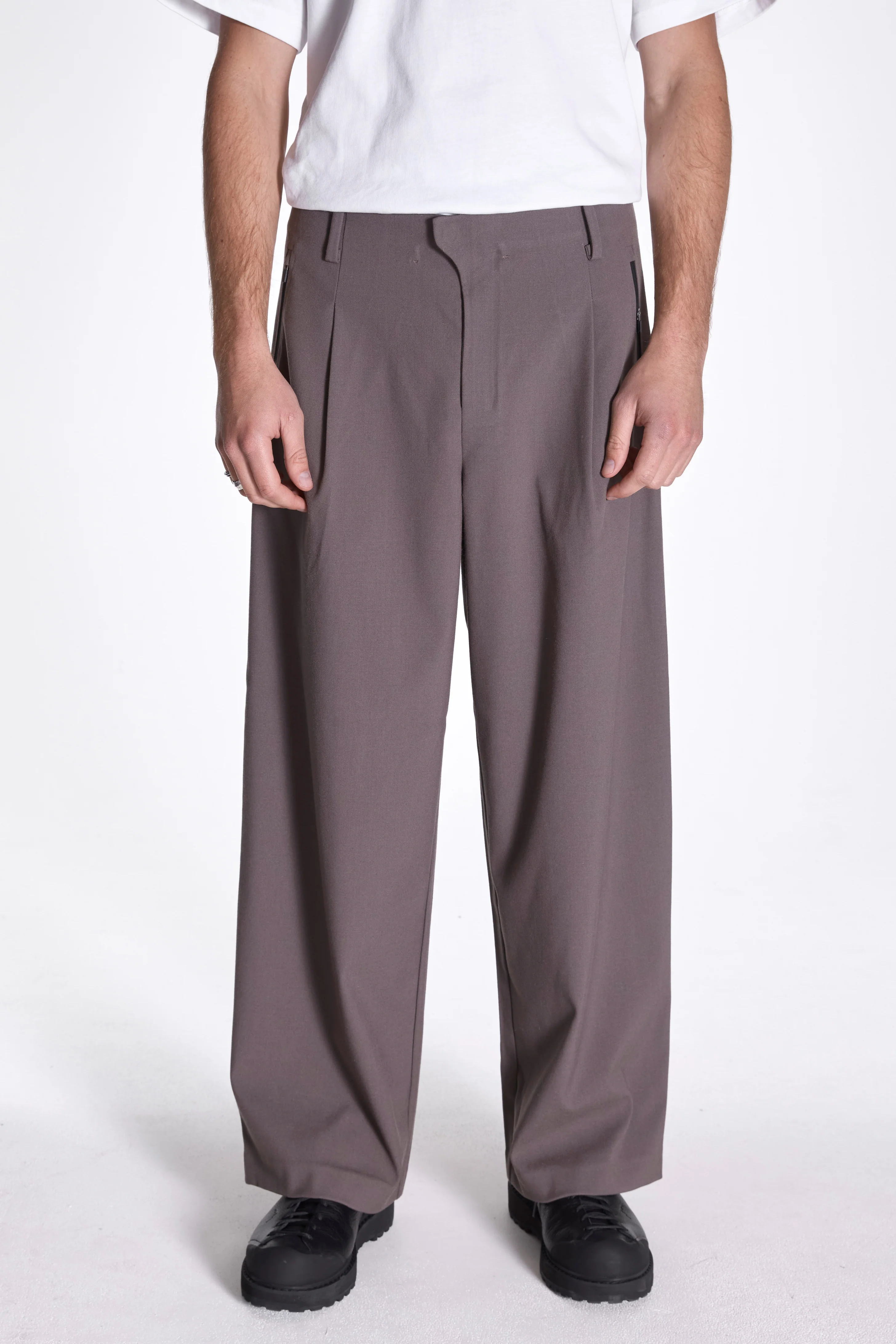 Waypoint Texture Trouser Dark Taupe
