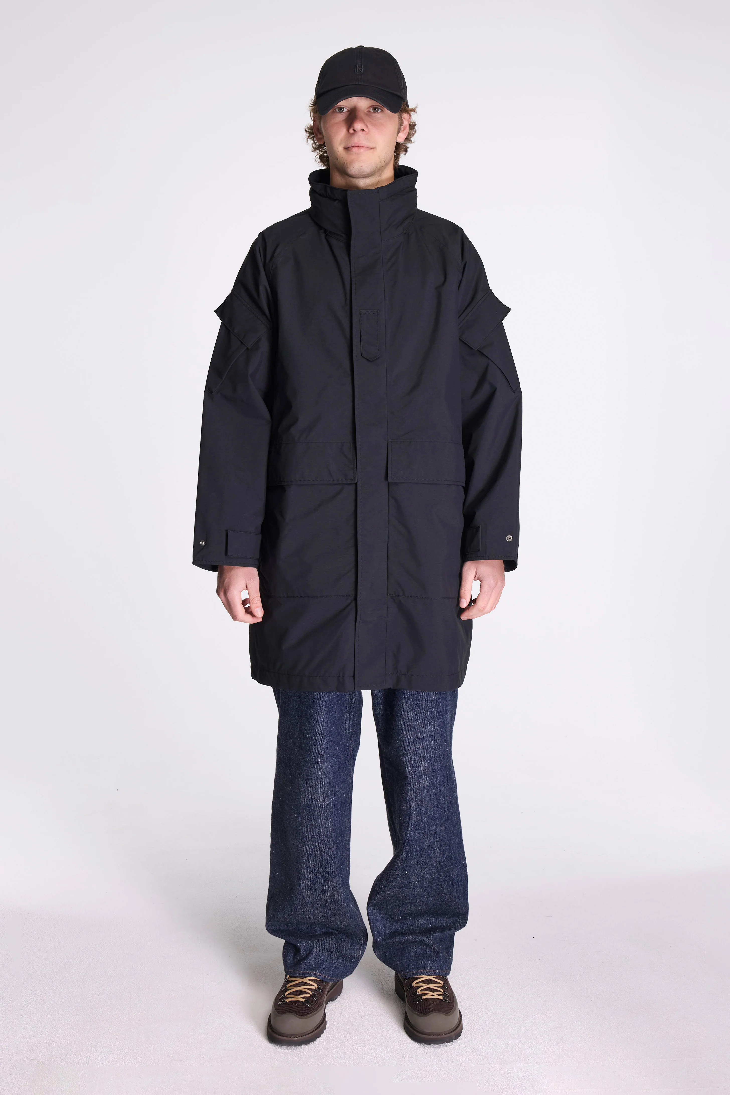 2L Nylon Gore-Tex Cruiser Coat Black - Image 10