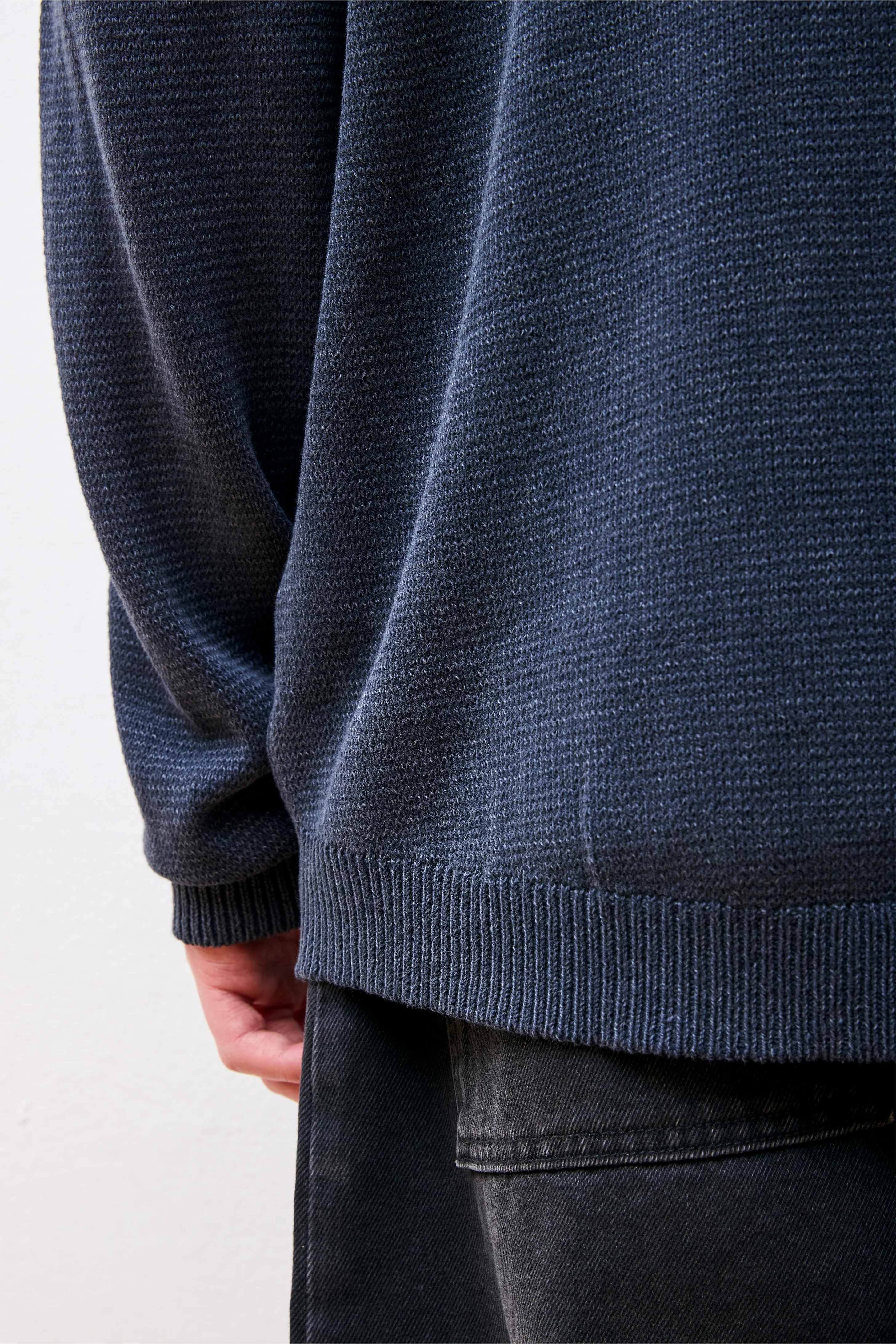 Dweller Sweater 
Cotton Yarn Dk. Navy - Image 5