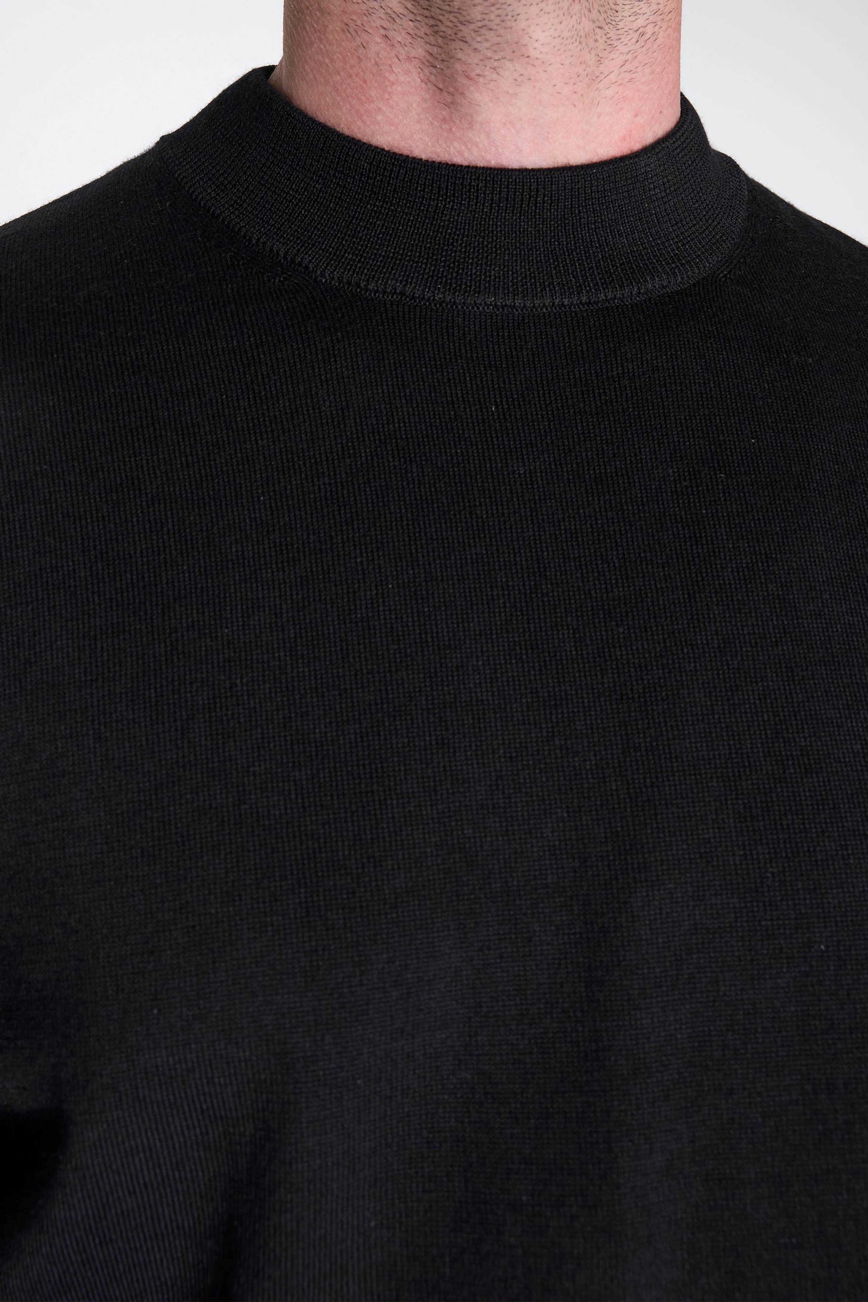 Tech Merino Crepe Crewneck Black - Image 3