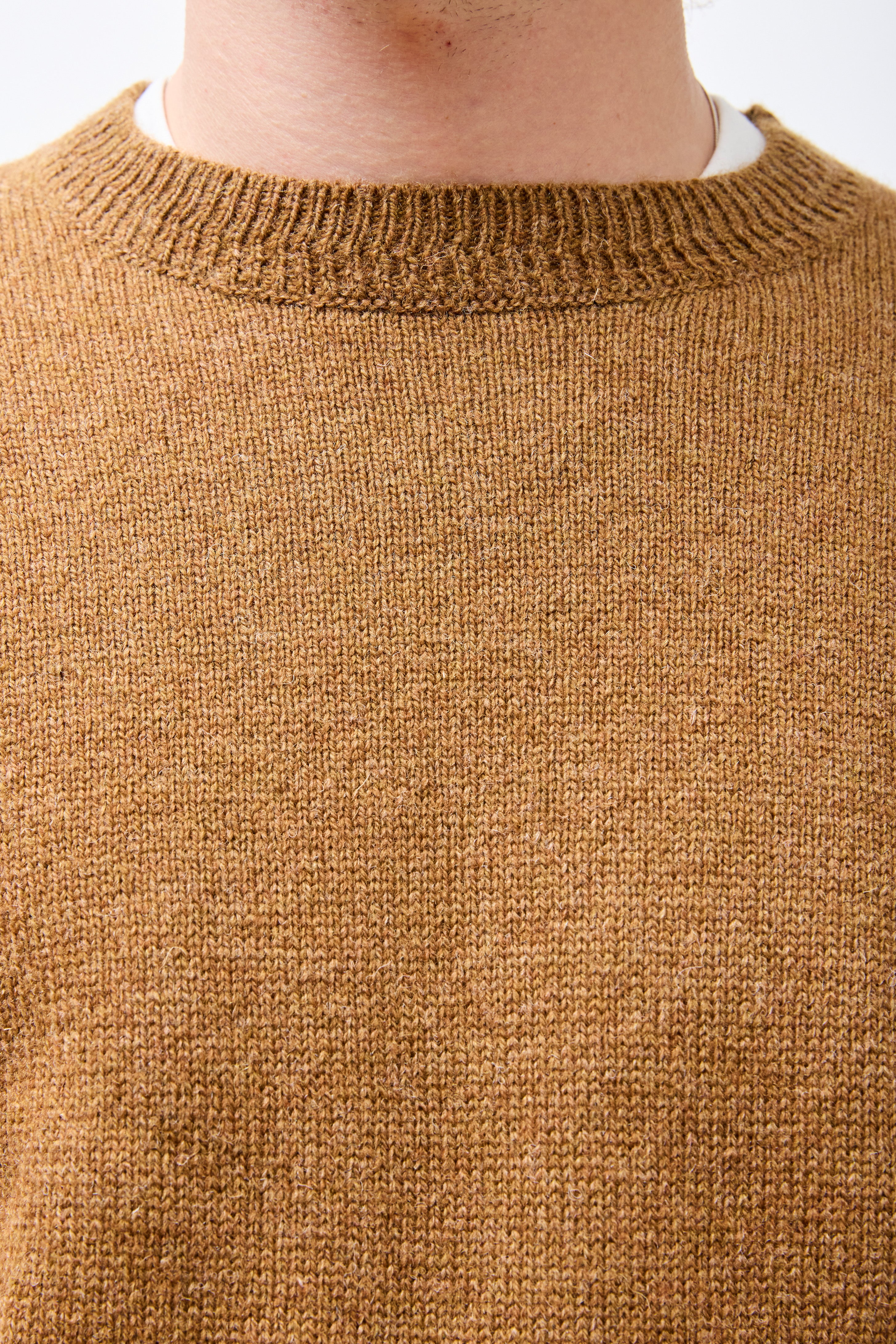 Shetland Wool Crew Carmel Heather - Image 3