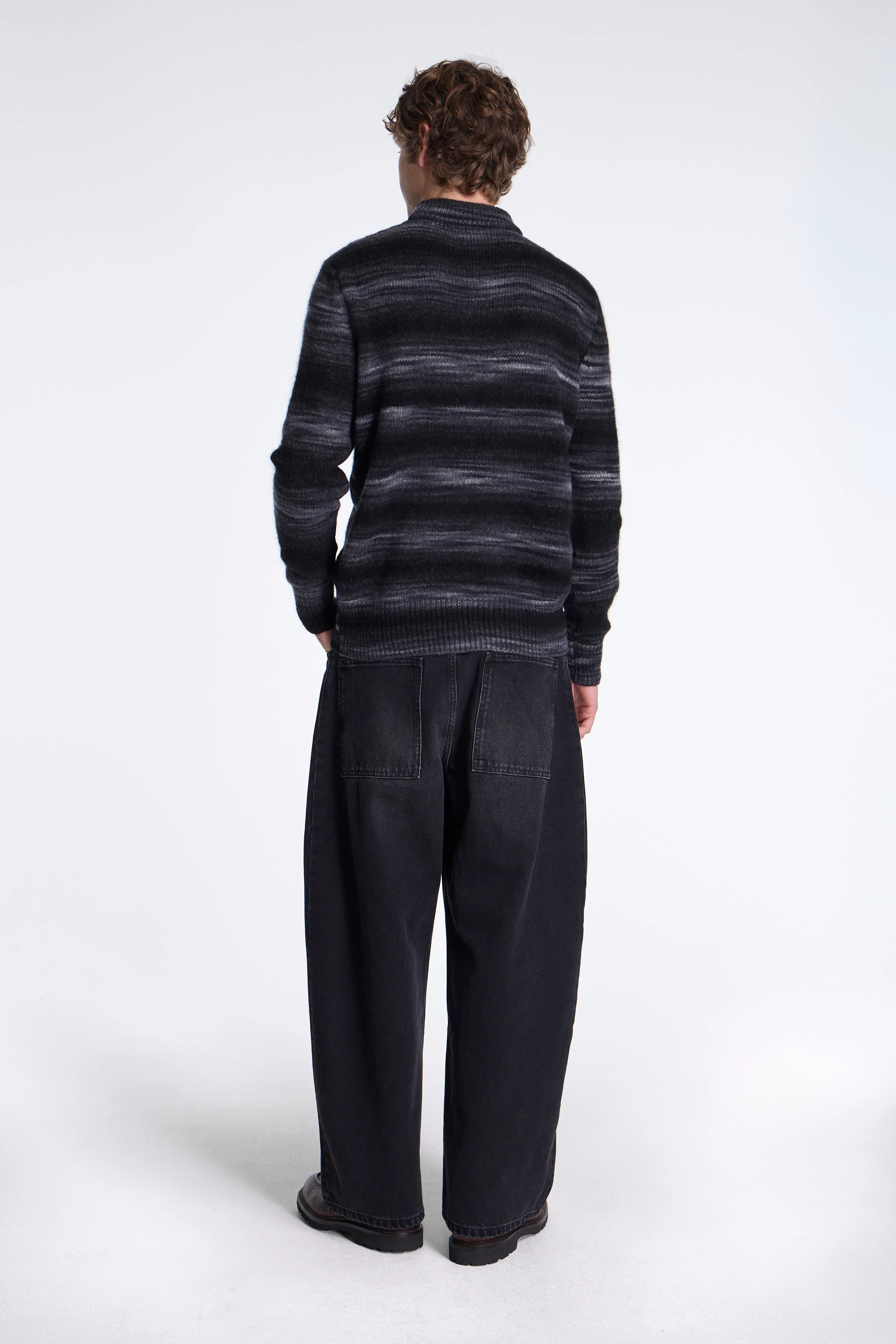 Veilfall Crewneck Peat - Image 6