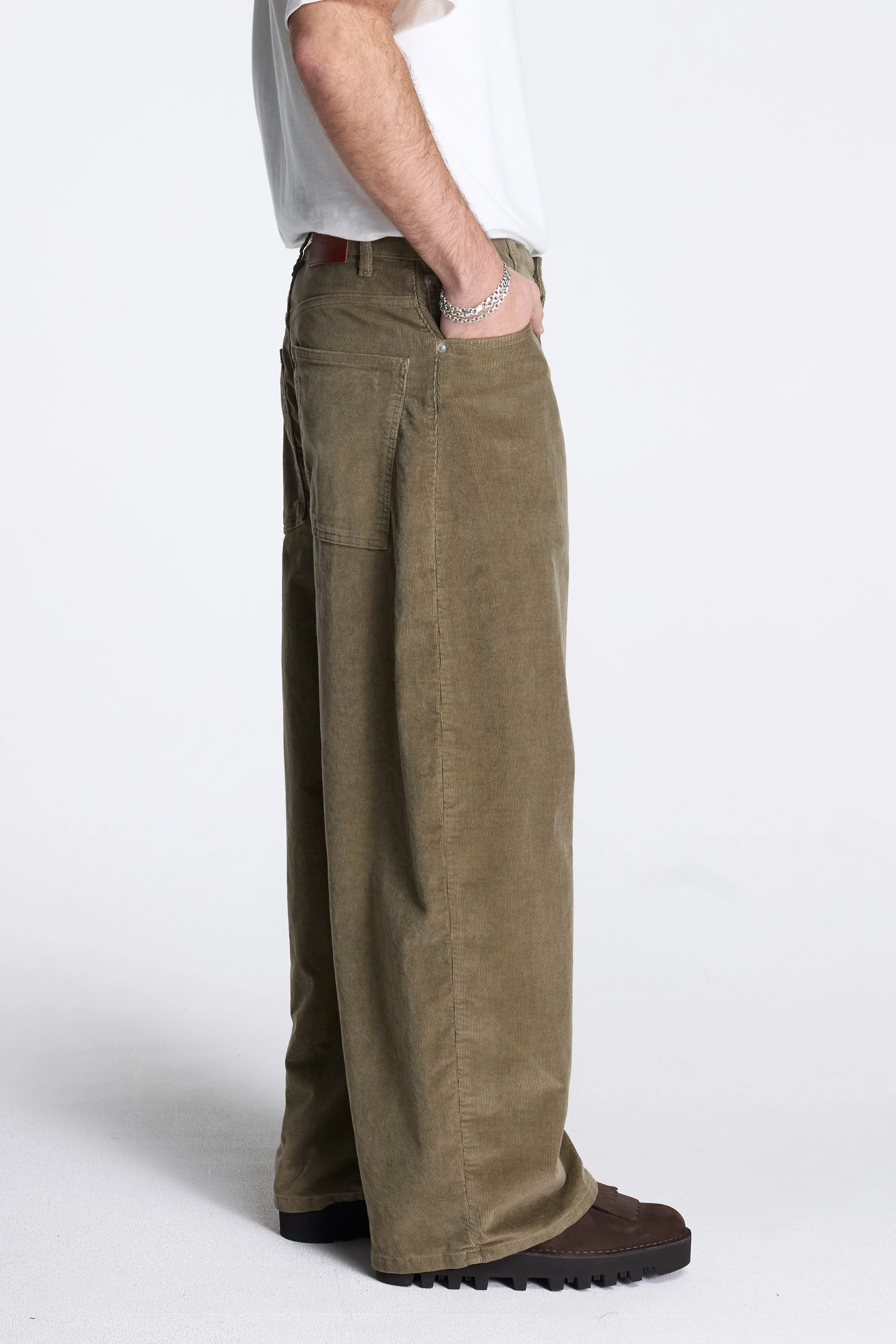 Paolo Washed Corduroy Pant Lichen - Image 3