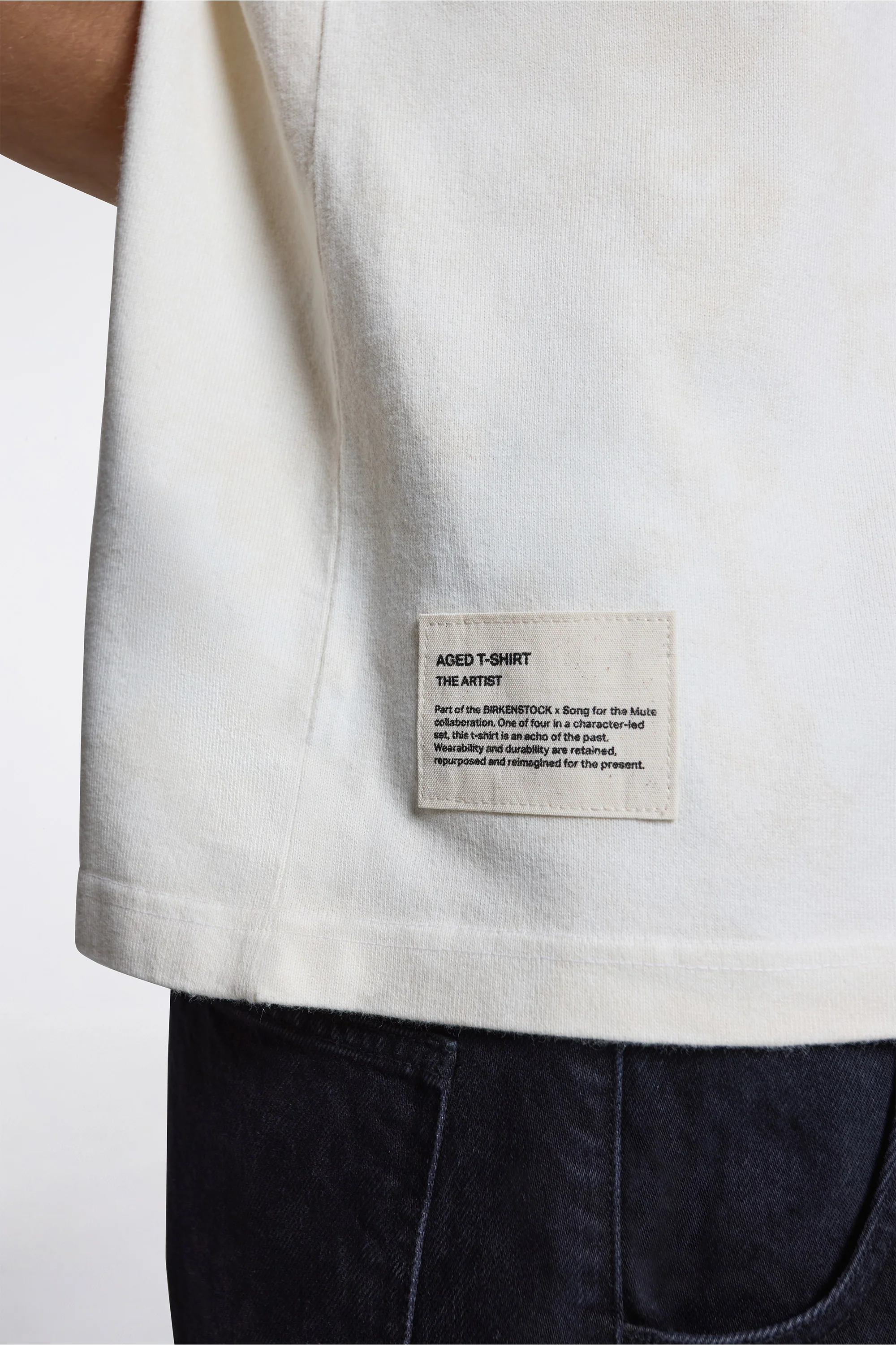 ''The Artist'' Aged T-Shirt White Dirt Wash - Image 5