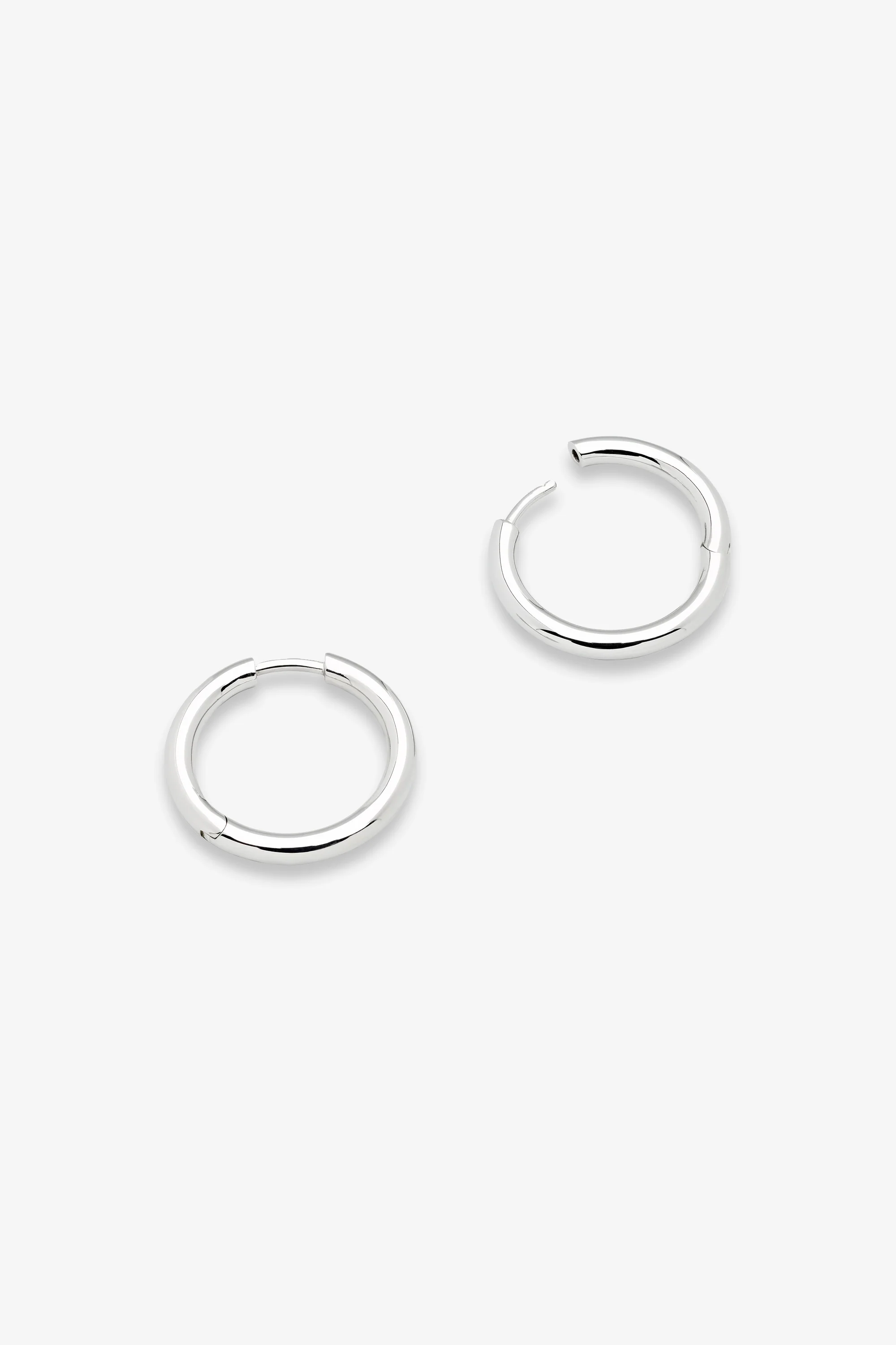Classic Hoops Medium Silver