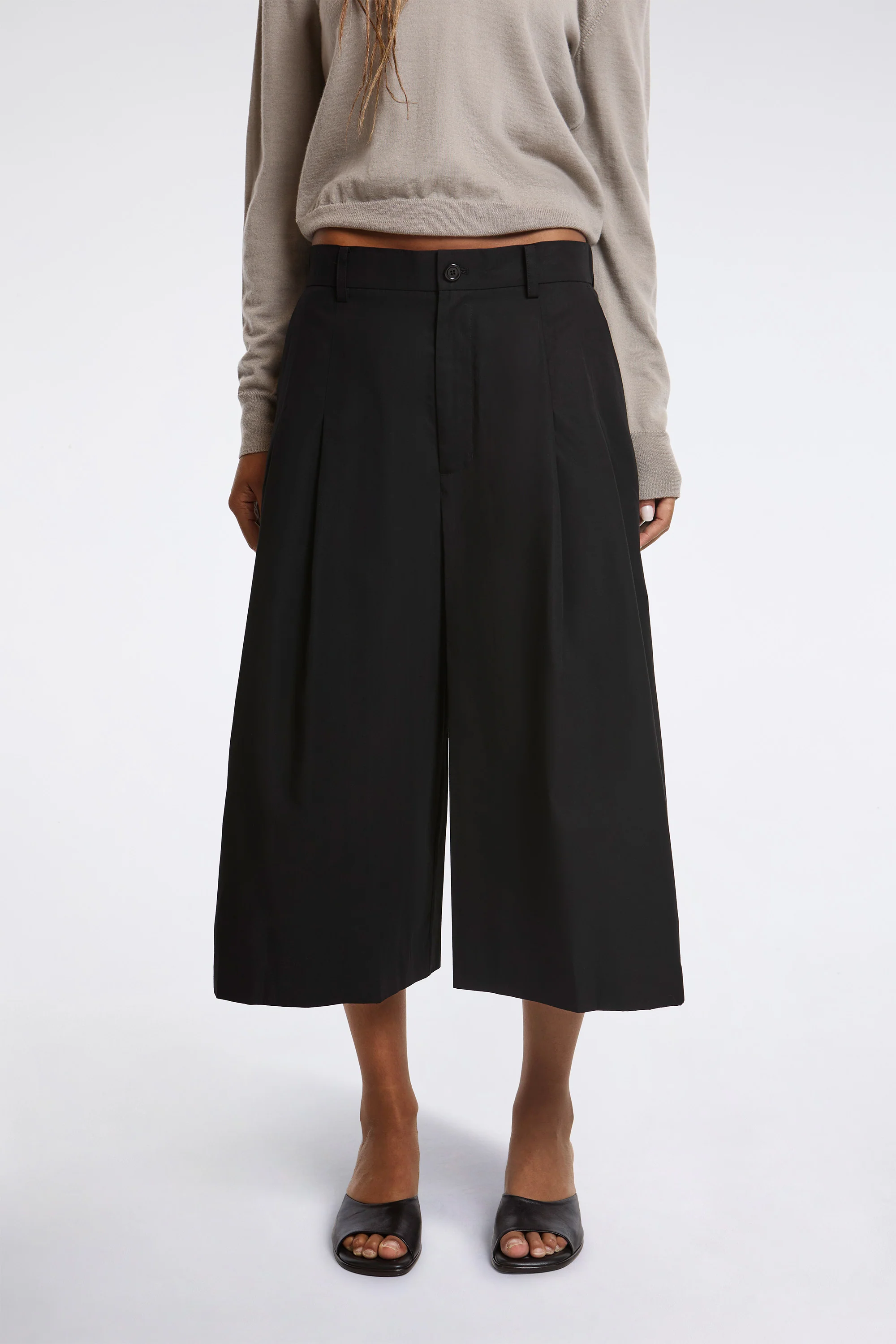 Wide Bermuda Pants Black